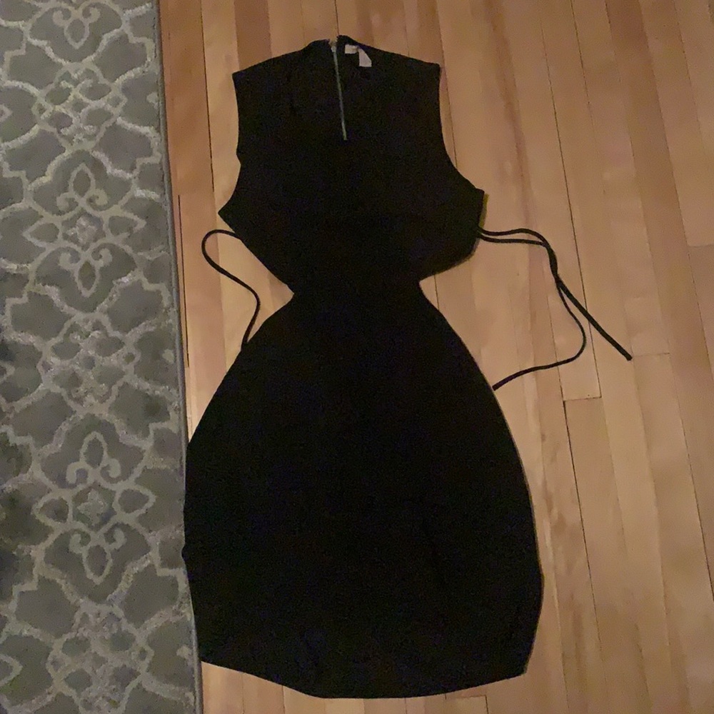 FOREVER 21 - Little back dress